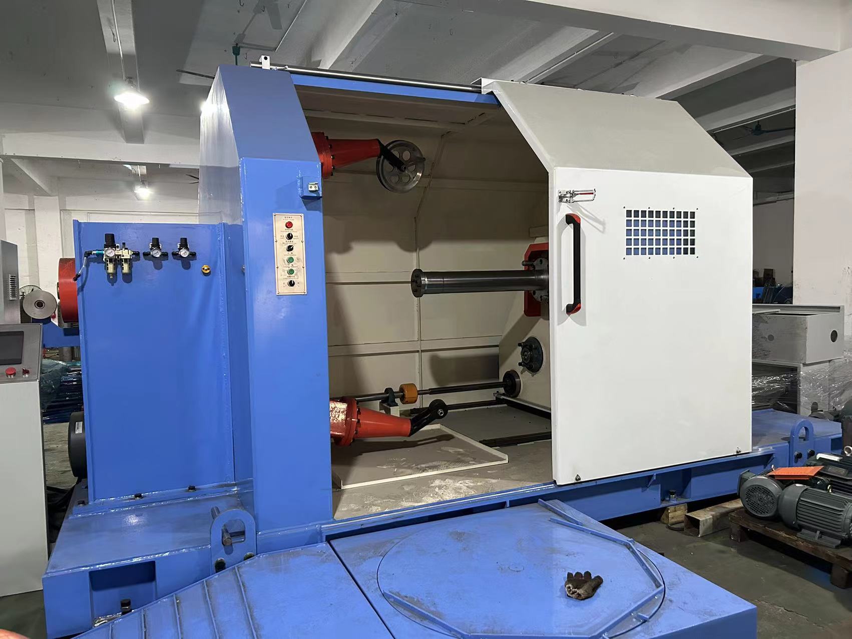 1000 cantilever twisting machine